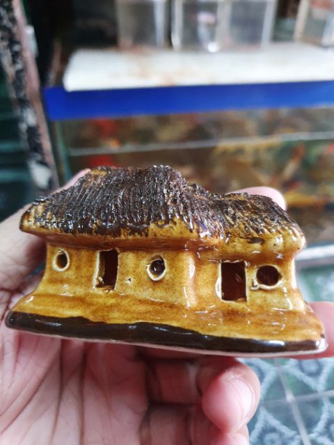 NHÀ LÁ TRÁNG MEN TRANG TRÍ HỒ CÁ NON BỘ 8x4x4CM