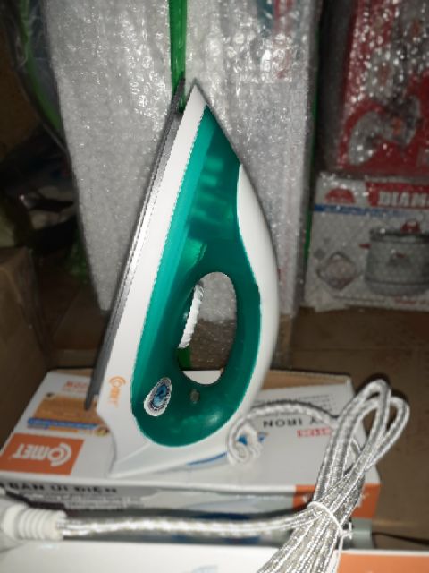 BÀN ỦI COMET ĐẾ MEN CAO CẤP