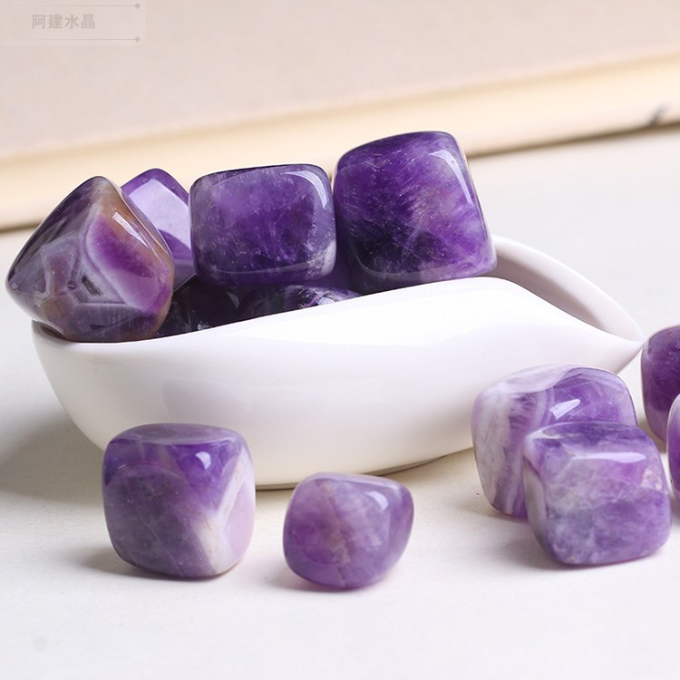 Viên đá thanh tẩy phong thủy chơi tarot