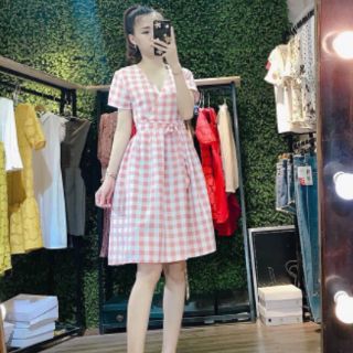 Váy caro thắt eo