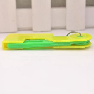 Dụng Cụ Hỗ Trợ Xỏ Kim Chỉ Tự Động