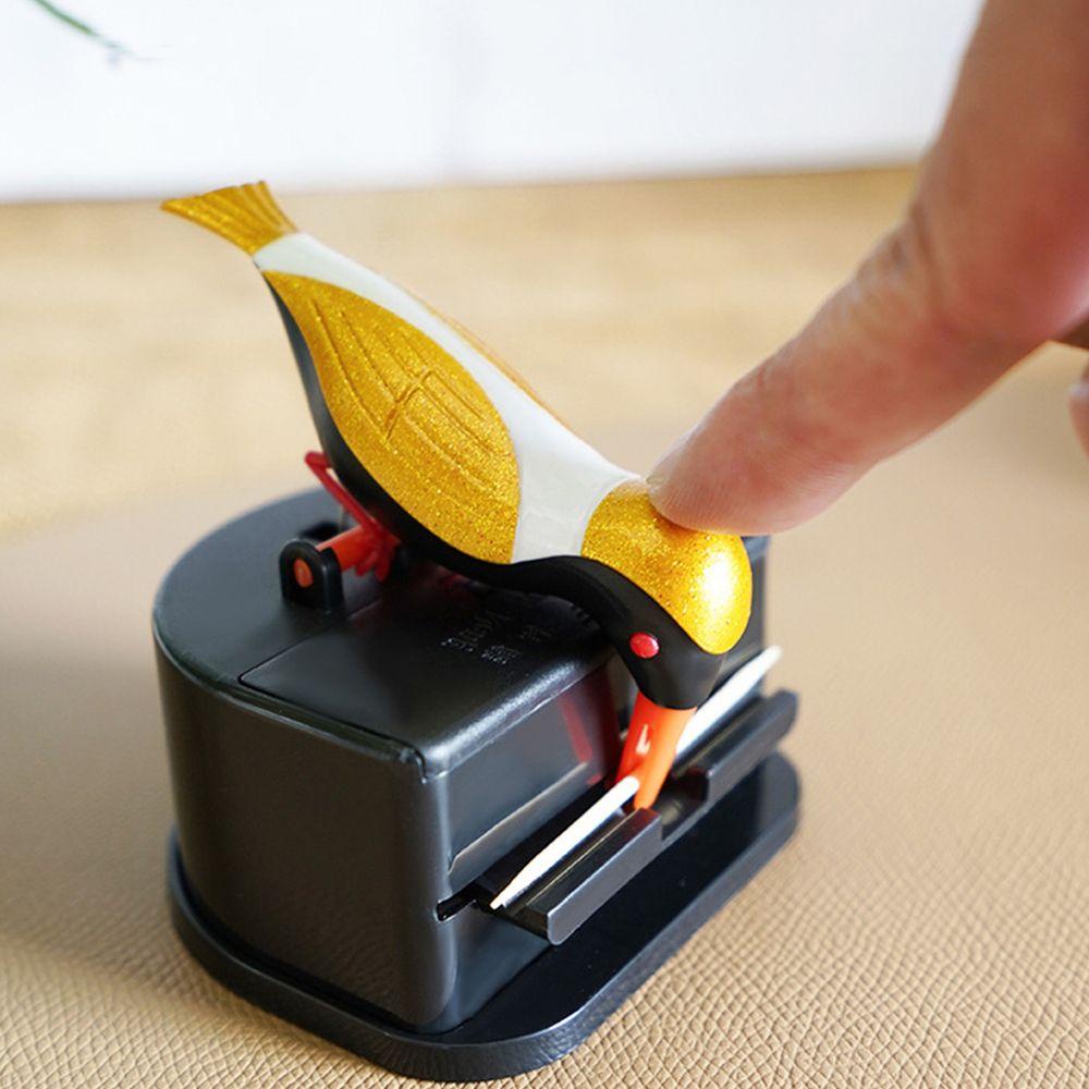 Hộp Đựng Tăm Xỉa Răng Tự Động Bằng Nhựa Dễ Thương