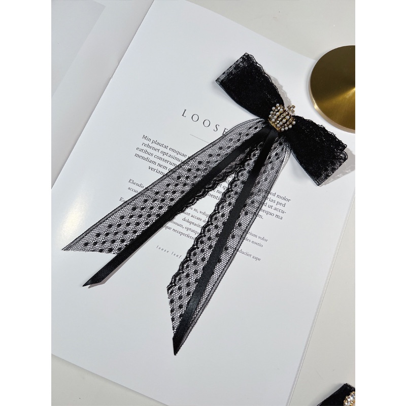 Nơ Ren Cài Cổ Áo Hình Vương Miện Đính Ngọc Trai