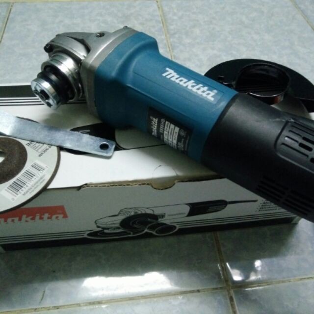 Máy mài/cắt Makita 9556 loại 1