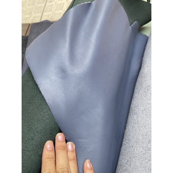 Da bò màu xanh navi