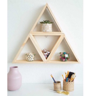 Kệ gỗ treo tường tam giác gỗ Quế