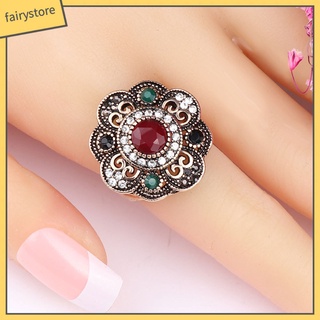 Nhẫn đính đá phong cách vintage dành cho nữ