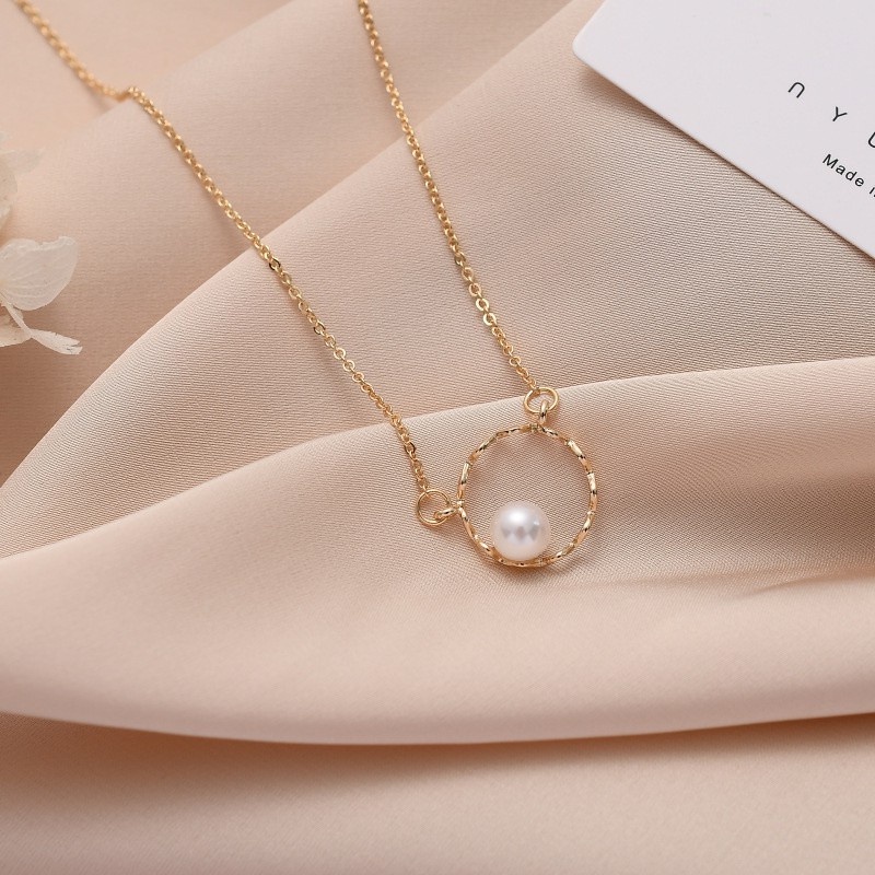 Vòng cổ mặt tròn đính ngọc trai nhân tạo phong cách cổ điển dành cho nữ