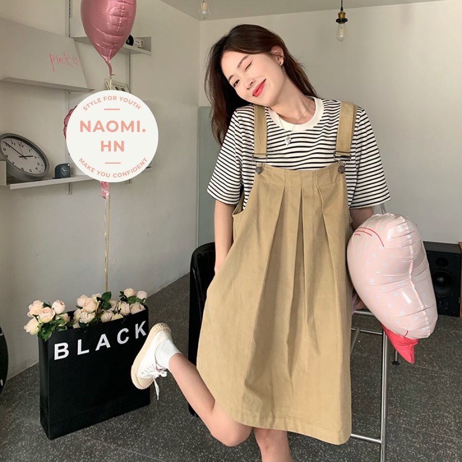 Yếm nữ dáng ngắn suông xếp ly xoè kèm áo phông kẻ trẻ trung. Set yếm nữ xếp ly ngắn xoè dây to kèm áo phông kẻ 2 form to