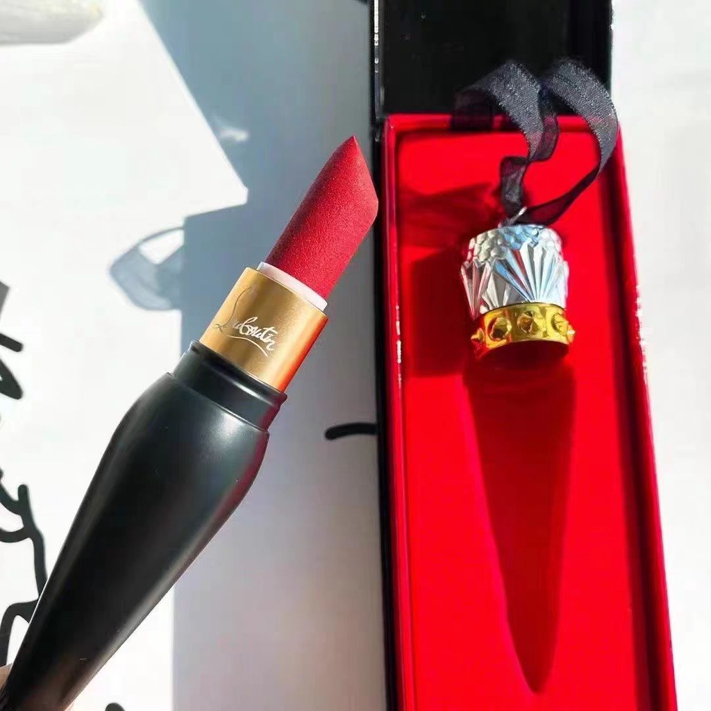 Son sáp Christian Louboutin nắp vặn thời trang
