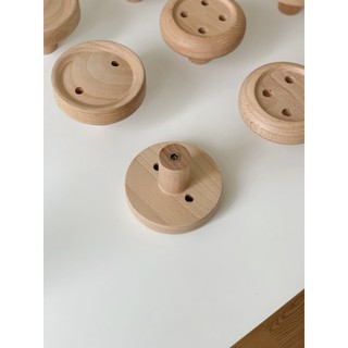 nút gỗ treo tường