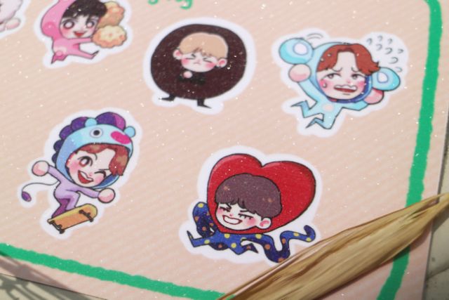 Sticker tấm chibi BTS