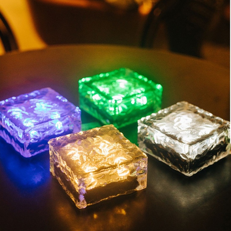 Đèn LED IP68 Sử Dụng Năng Lượng Mặt Trời Chống Thấm Nước Trang Trí Sân Vườn