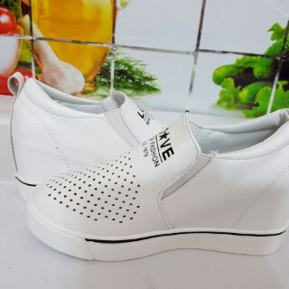 slip on tăng chiều cao