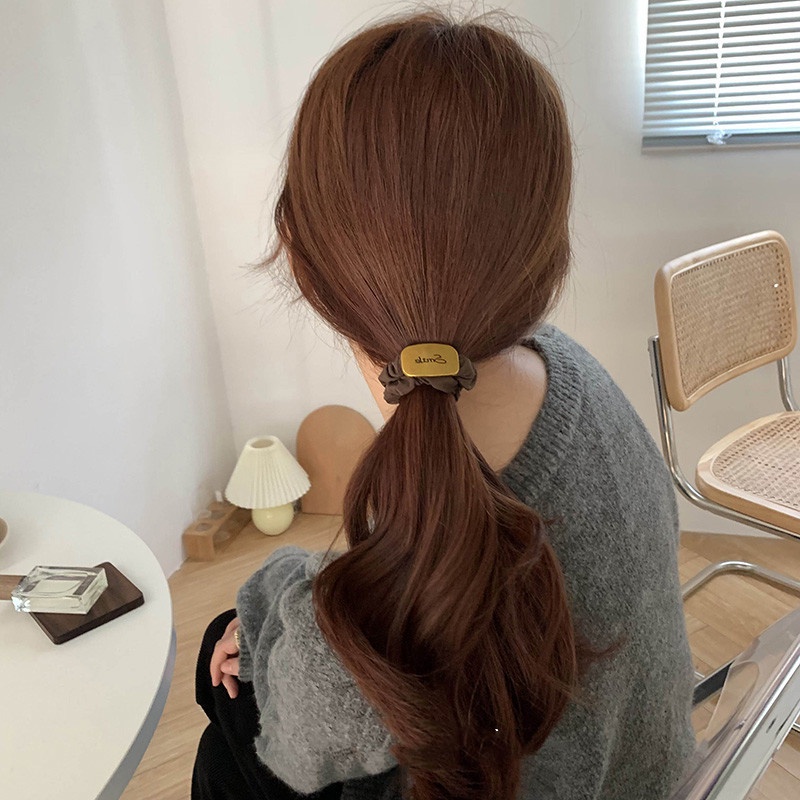 Dây Cột Tóc Scrunchies Bằng Kim Loại In Họa Tiết Hoa Cổ Điển Cho Nữ