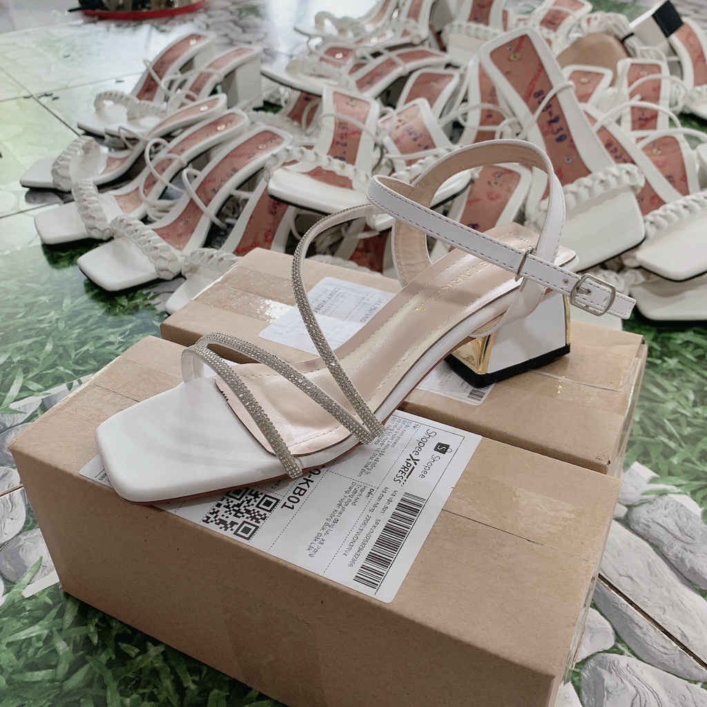 Giày sandal nữ gót đòng mũi hở có 2 màu trắng đen trend 2022