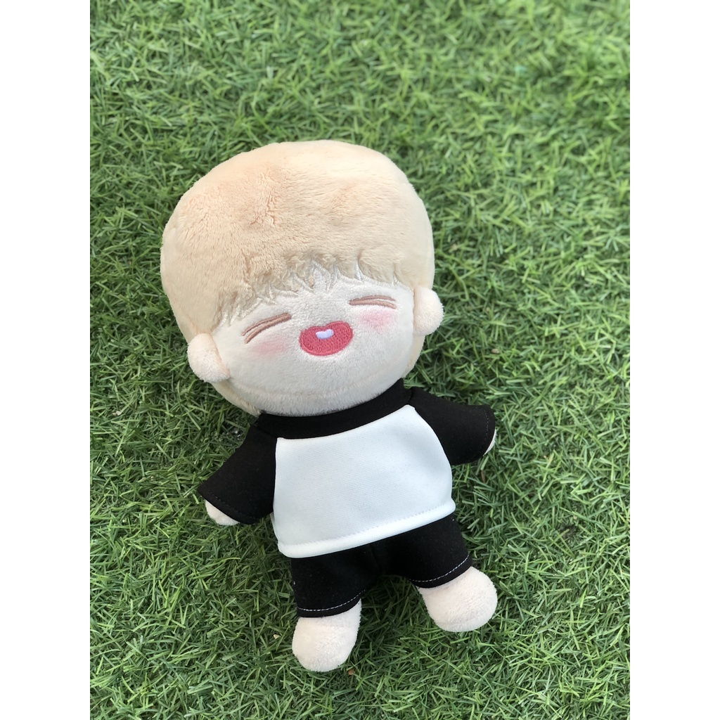 Áo thun trắng viền đen cho doll 15cm 20cm