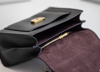 Túi Coach tabby top handle