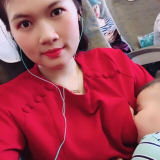 Váy cho con bú xoè đỏ sang chảnh
