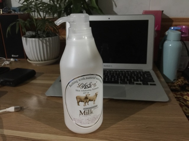 Sữa tắm trắng da xách tay 500ml