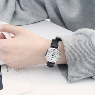 Đồng hồ thời trang nữ dây da RaTe R79 mặt tròn