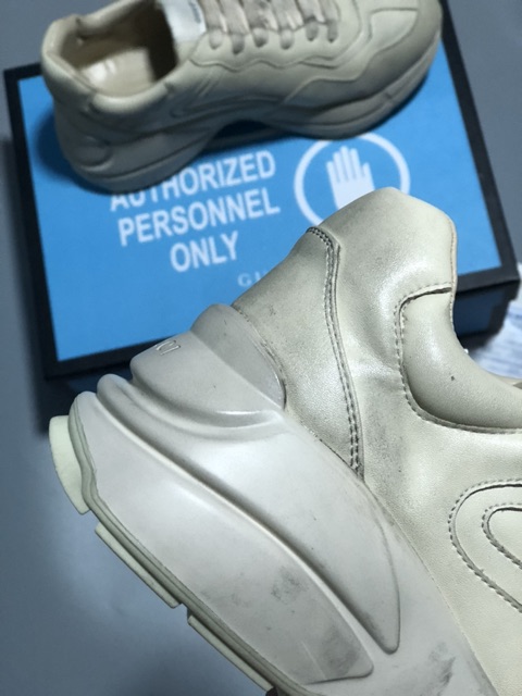 Giày cao cấp trơn bản bẩn sale+full phụ kiện