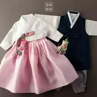 Bộ hanbok cho bé