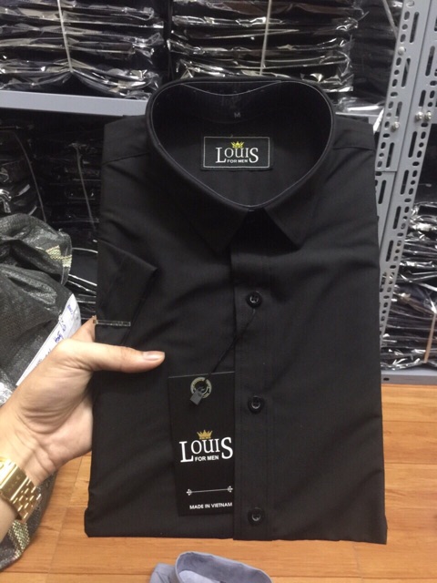 [Mã FAMAYMA2 giảm 10K đơn 50K] Áo sơ mi nam Cộc Tay Đen dáng body Hàn Quốc không nhăn | BigBuy360 - bigbuy360.vn