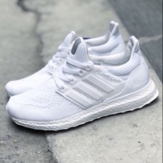 Hàng có sẵn giày ultra boost full box