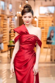 Đầm dạ hội phi lệch nơ một vai