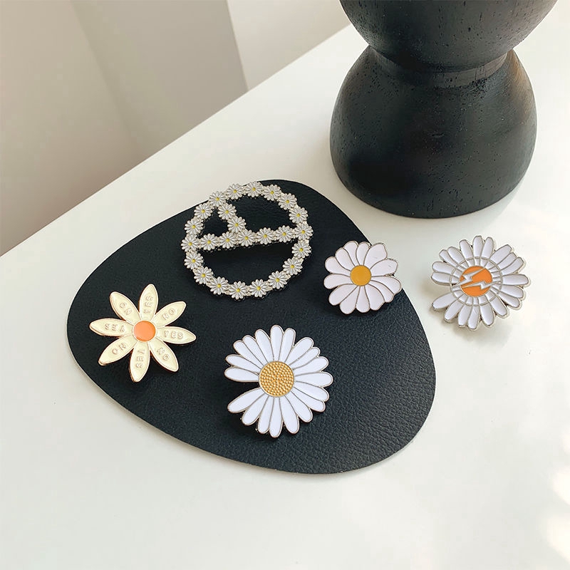 Trâm Cài Áo Hình Hoa Cúc Xinh Xắn Cho Nữ