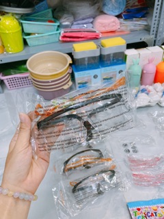 MẮT KÍNH BẢO HỘ Y TẾ (GỌNG ĐEN)