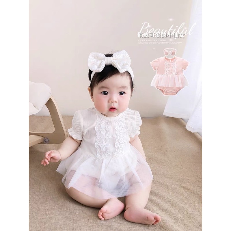 Set váy body chip ren bèo kèm nơ đầy tháng thôi nôi cho bé gái 0-24M