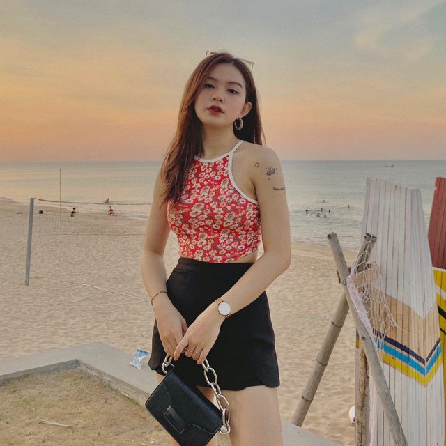 Chân váy ngắn lưng cao. Chân váy dáng A xẻ tà màu đen có lót trong phong cách ulzzang Hàn Quốc, thiết kế T-Ju (cv lala) | BigBuy360 - bigbuy360.vn