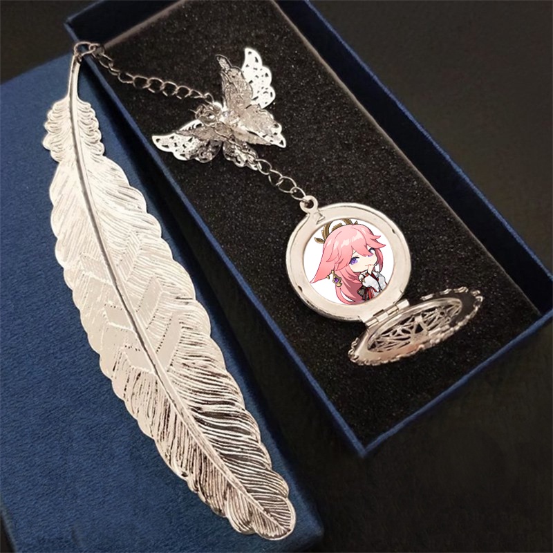 ( không kèm hộp ) Bookmark IN HÌNH YAE MIKO game GENSHIN IMPACT anime chibi lông vũ gắn điệp lá kim loại mỏng