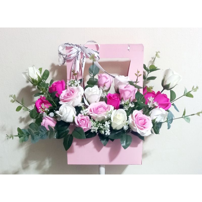 1 Nhánh lá táo giả, Lá táo rời. Dùng bó hoa sáp. Yrang trí giỏ hoa sáp