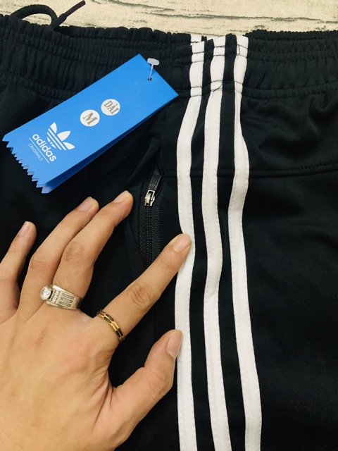 [GIÁ HUỶ DIỆT] Vải Xuất Dư da cá co giãn 4 chiều 3 sọc trắng ống nhỏ khoá kéo | BigBuy360 - bigbuy360.vn