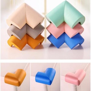 Miếng xốp bịt góc bàn, góc giường an toàn 4 mieng