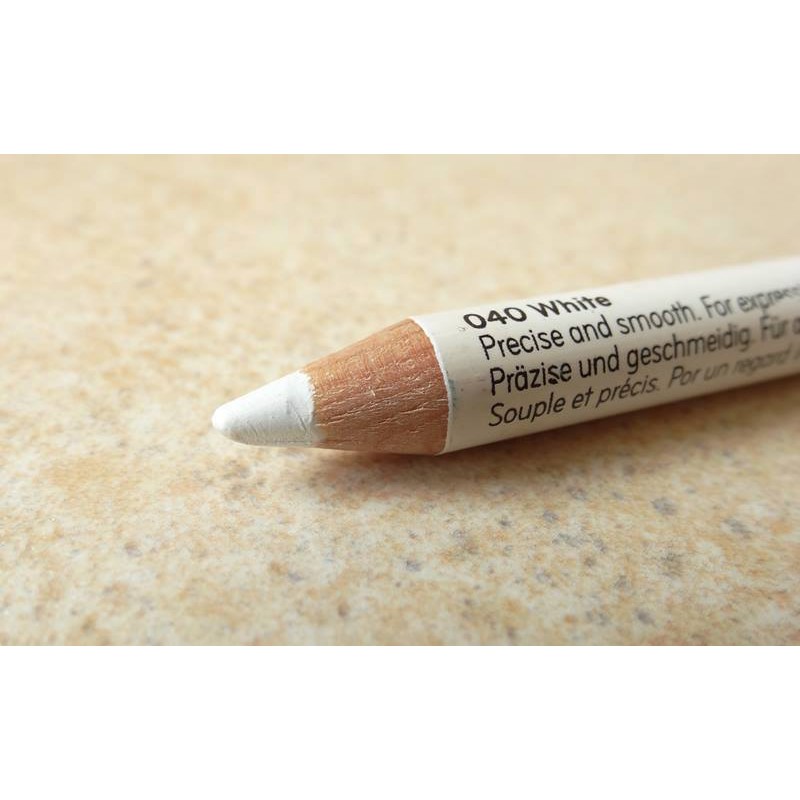 Chì trắng kẻ viền mắt Catrice