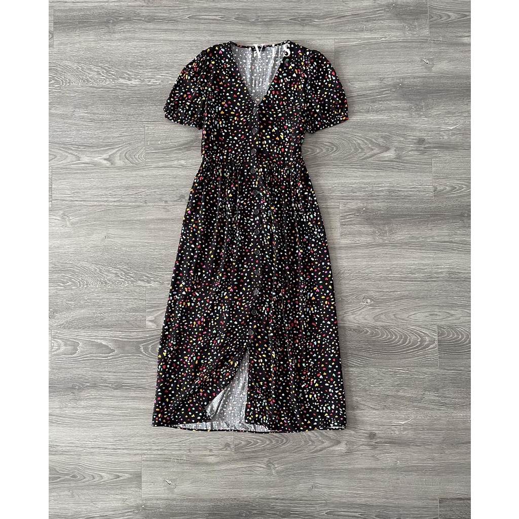 ĐẦM MIDI FORM SUÔNG NỮ MÀU ĐEN HOA NHÍ