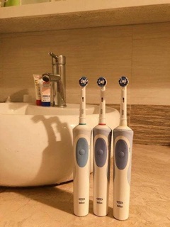 Bàn chải điện Oral-B Úc