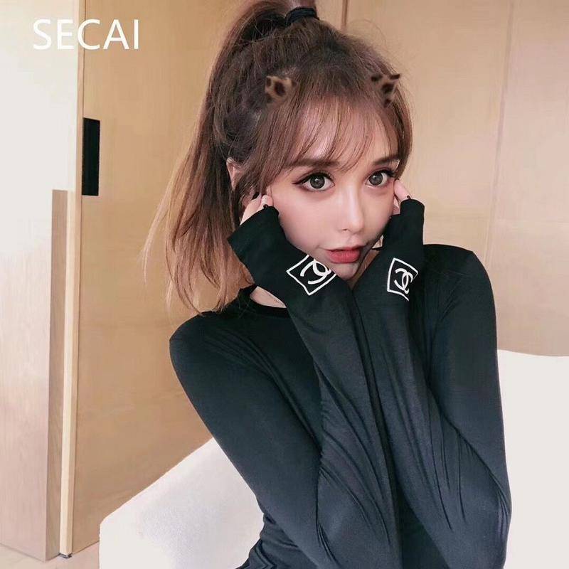 Áo thun dáng ôm in họa tiết Chanel thời trang mùa thu dành cho nữ 2021 | BigBuy360 - bigbuy360.vn