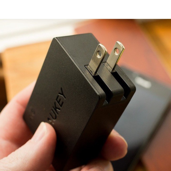 SẠC NHANH 2.0 QUALCOMM AUKEY 3 CỔNG PA-T2 CHÍNH HÃNG