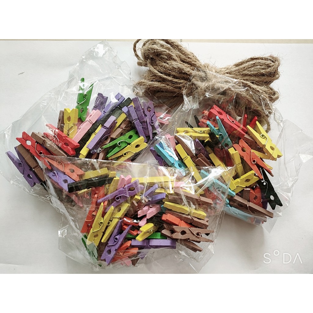 Sỉ gói 50 kẹp ảnh gỗ màu size 25mm Tặng Kèm 5m dây cói treo ảnh ( ảnh thật shop tự chụp) Free Ship