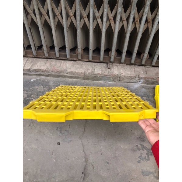 Tấm lót sàn nhựa chó mèo