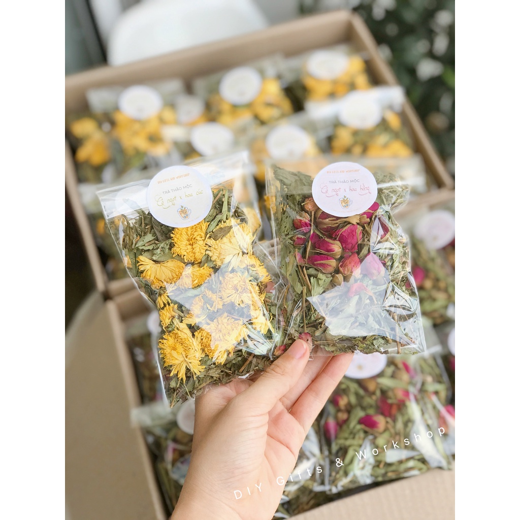 QUÀ TẶNG TRÀ THẢO MỘC HOA HỒNG, HOA CÚC, CỎ NGỌT