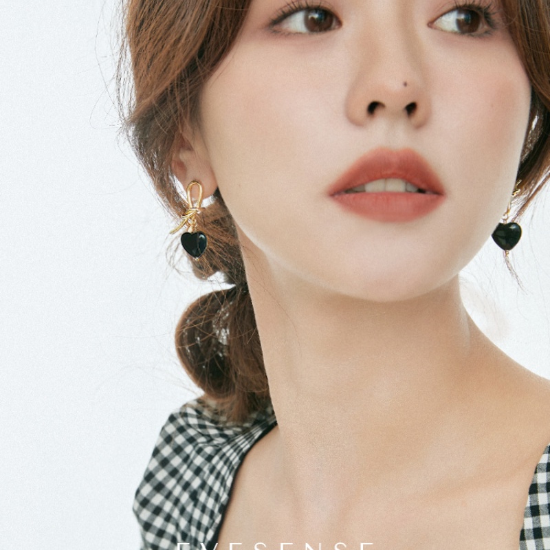 Khuyên Tai Thắt Nút Hình Trái Tim Màu Đen Nhạt Cao Cấp Thời Trang Mùa Hè Hàn Quốc 2022