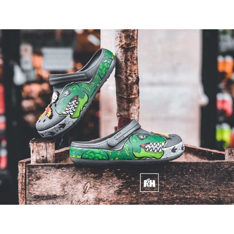 Sục nhựa Cr.óc siêu xinh cho bé