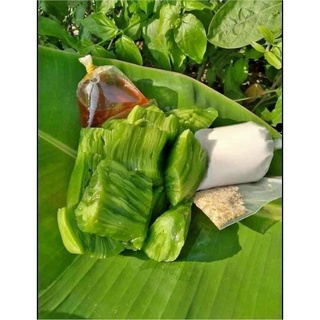 BÁNH ĐÚC GÂN LÁ DỨA