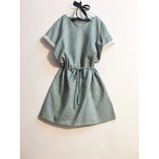 Đầm linen tay ren dây rút eo